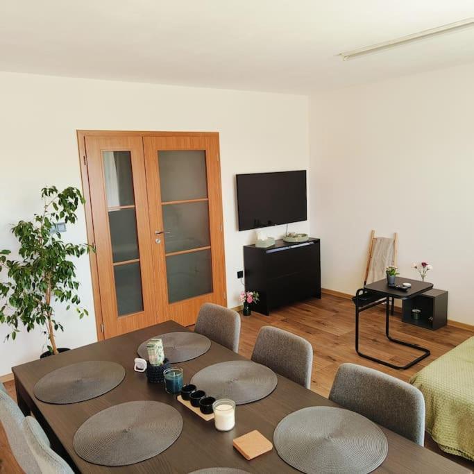 Cervena Cesta Apartment Kunovice Ngoại thất bức ảnh